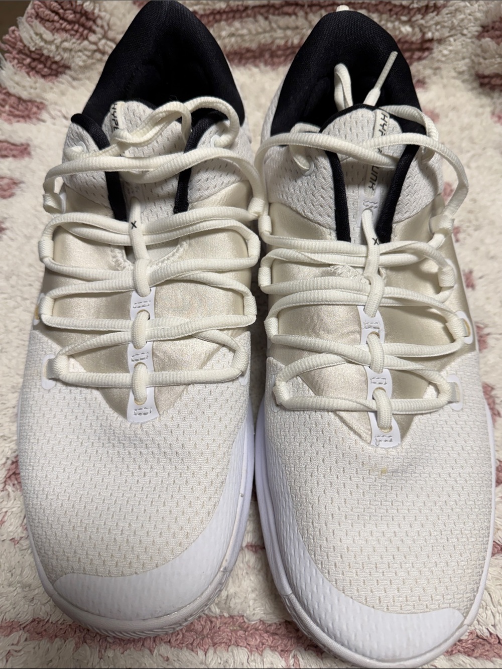 Nike White and Black Men's Lightweight Training Sneakers
